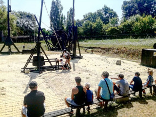 Camp de siège médiéval